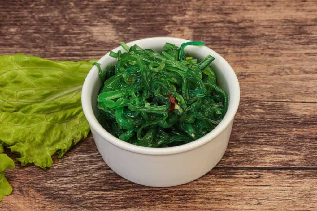 cantidad de alga wakame recomendada para consumo diario